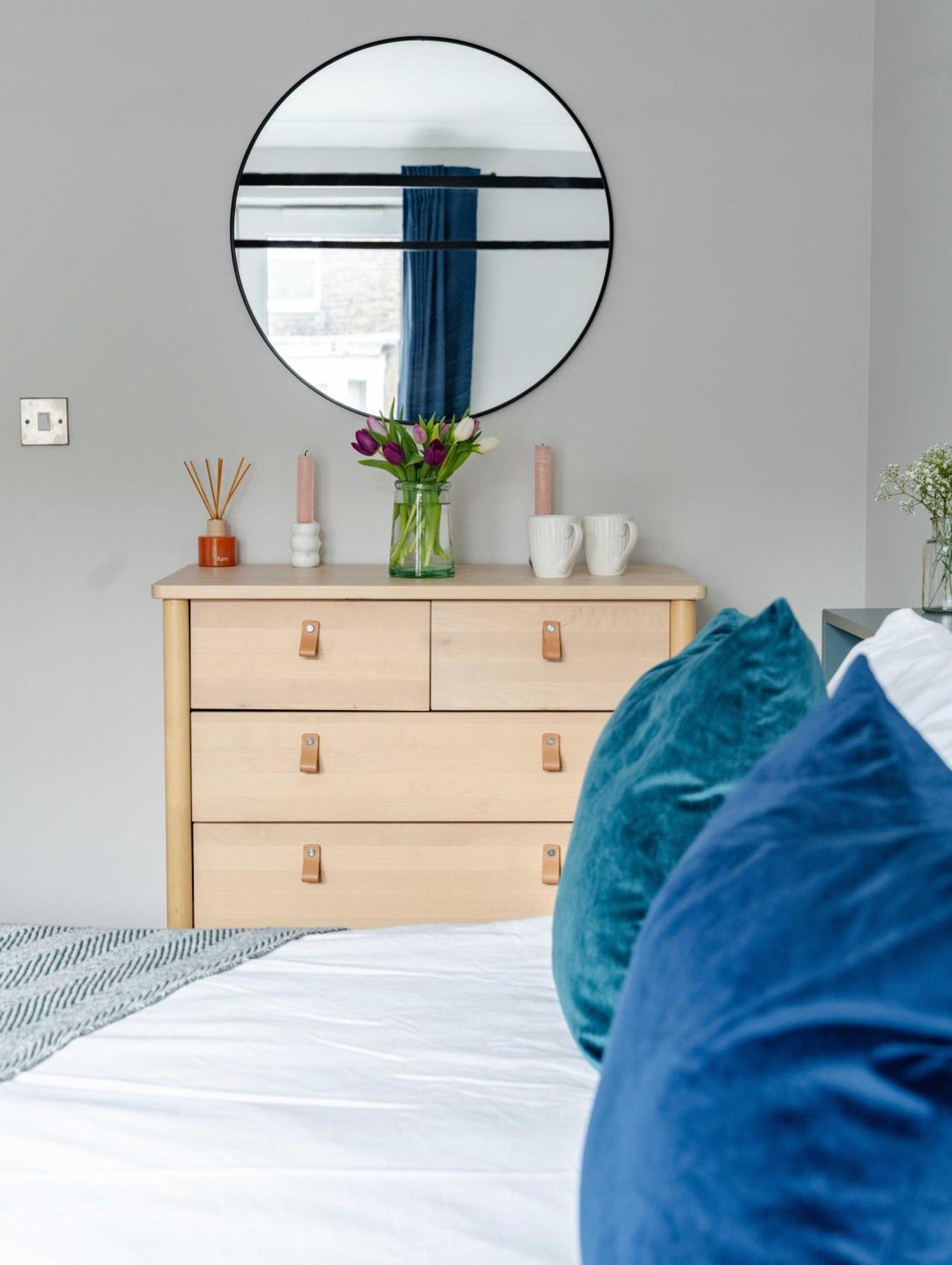 Modern Near Old Town With Parking Margate