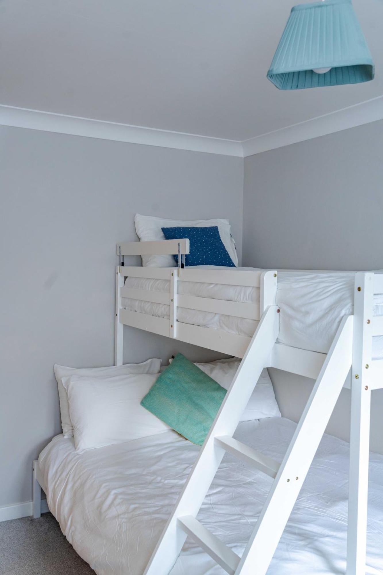 Modern Near Old Town With Parking Apartment *
