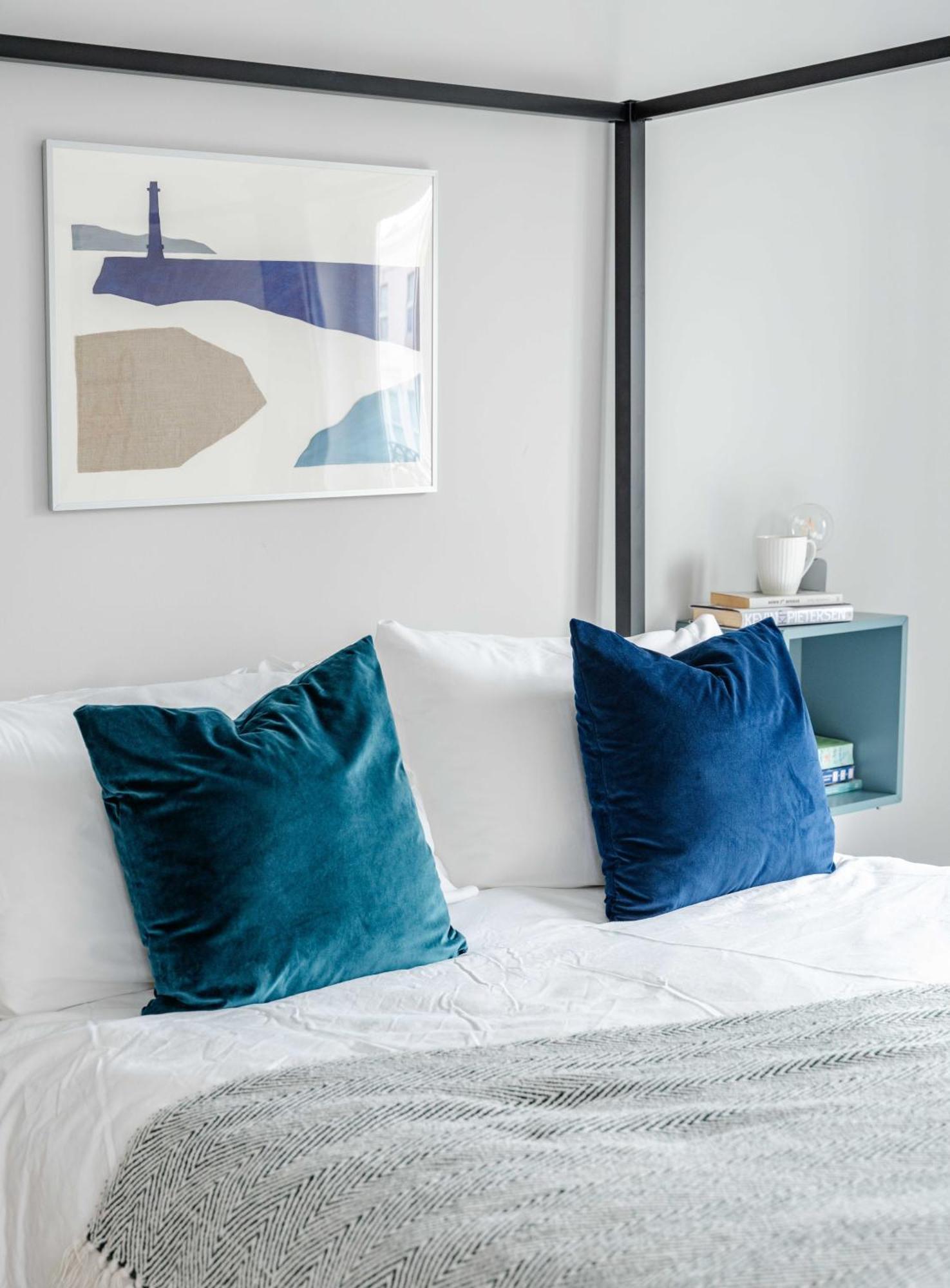 Modern Near Old Town With Parking Apartment Margate