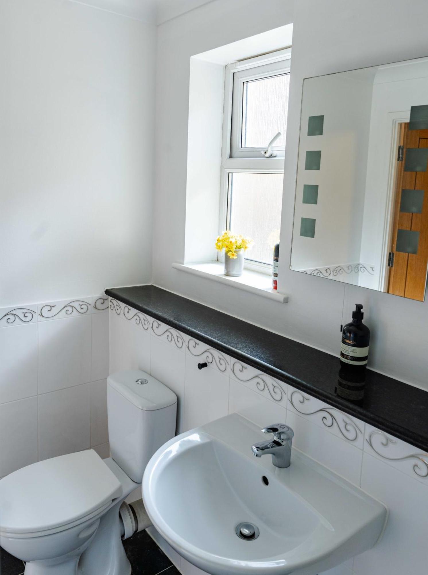 Modern Near Old Town With Parking Apartment *