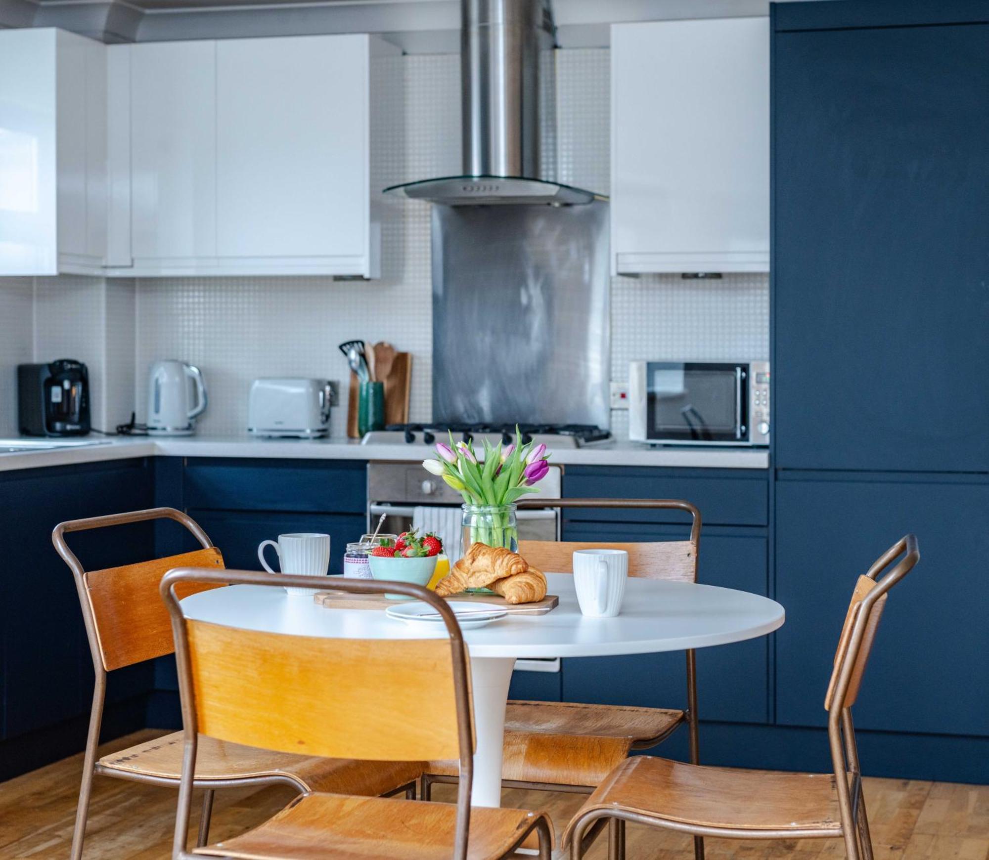 Apartment Modern Near Old Town With Parking